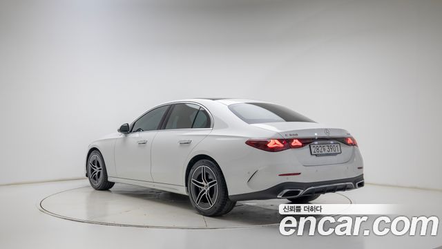 Mercedes-Benz E-Class (W214) E300 4MATIC AMG Line 2025 — фото 2