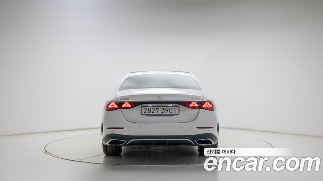 Mercedes-Benz E-Class (W214) E300 4MATIC AMG Line 2025 — фото 4