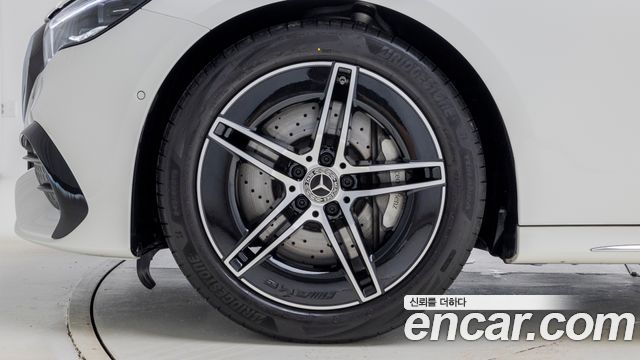 Mercedes-Benz E-Class (W214) E300 4MATIC AMG Line 2025 — фото 5