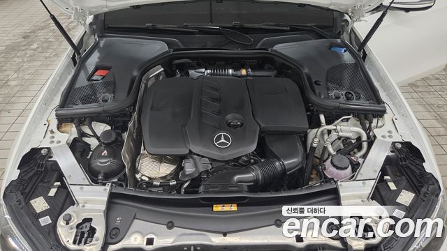 Mercedes-Benz E-Class (W213) E220d 4MATIC AMG Line 2022 — фото 6
