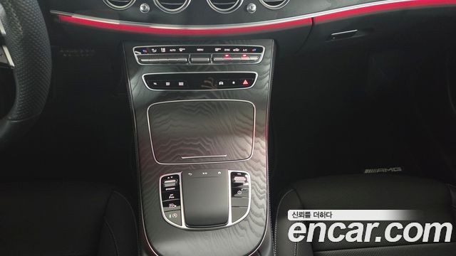 Mercedes-Benz E-Class (W213) E220d 4MATIC AMG Line 2022 — фото 9