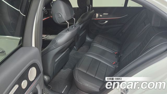 Mercedes-Benz E-Class (W213) E220d 4MATIC AMG Line 2022 — фото 10