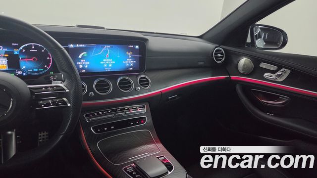 Mercedes-Benz E-Class (W213) E220d 4MATIC AMG Line 2022 — фото 17