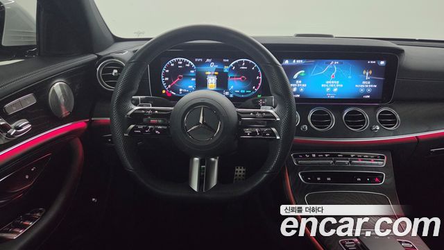 Mercedes-Benz E-Class (W213) E220d 4MATIC AMG Line 2022 — фото 24