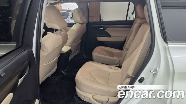 Toyota Highlander (IV) 2.5 4WD Limited 2023 — фото 15