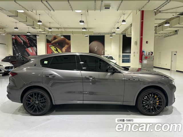 Maserati Levante 3.0 S AWD Modena 2023 — фото 3