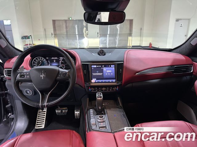 Maserati Levante 3.0 S AWD Modena 2023 — фото 7