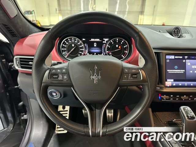 Maserati Levante 3.0 S AWD Modena 2023 — фото 15
