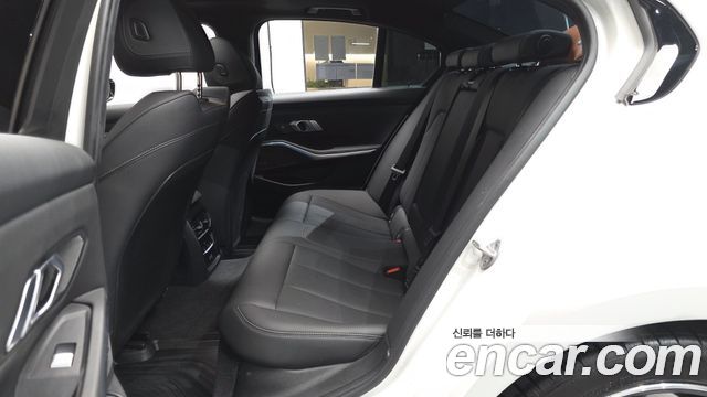 BMW 3 Series (G20) 320i M Sport 2025 — фото 16