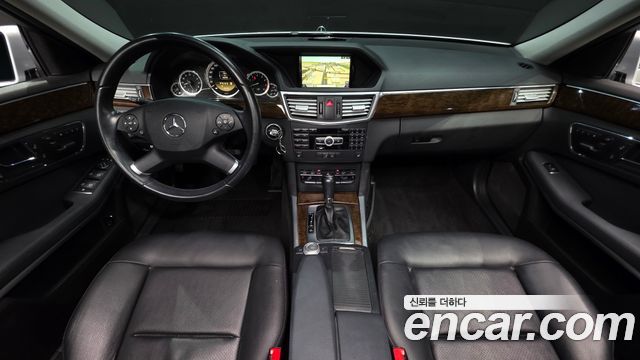 Mercedes-Benz E-Class (W212) E200 CGI 2011 — фото 7