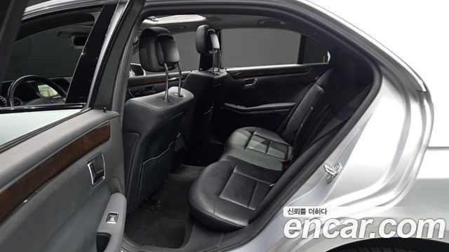 Mercedes-Benz E-Class (W212) E200 CGI 2011 — фото 16