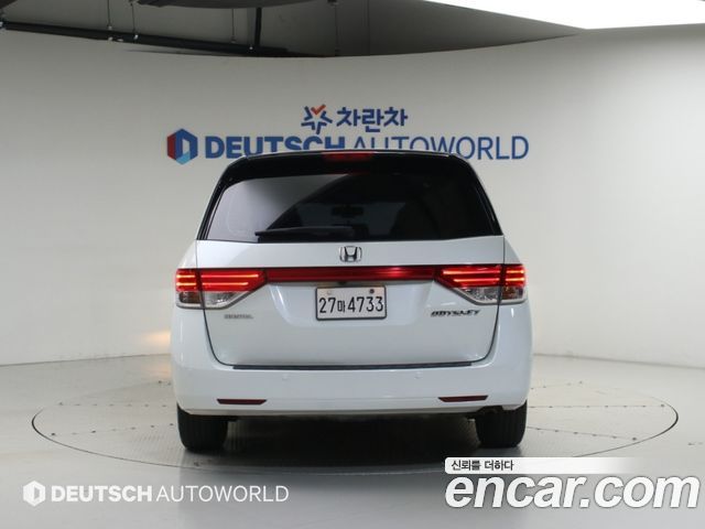 Honda Odyssey 3.5 4th 2015 — фото 4