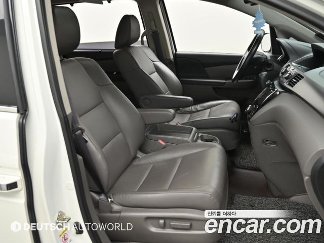 Honda Odyssey 3.5 4th 2015 — фото 10