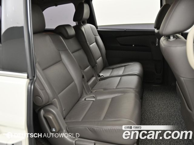 Honda Odyssey 3.5 4th 2015 — фото 16