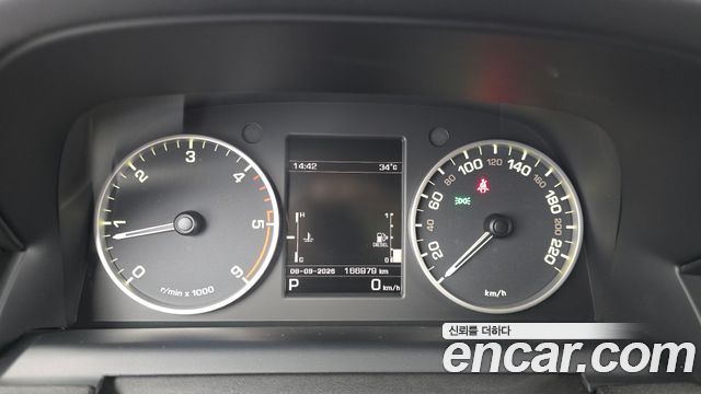 Land Rover Discovery 4 3.0 SDV6 SE 2016 — фото 8