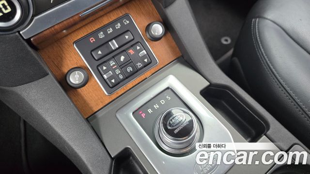 Land Rover Discovery 4 3.0 SDV6 SE 2016 — фото 9