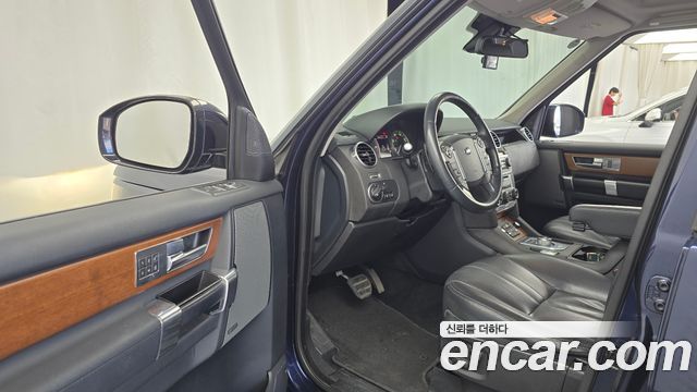 Land Rover Discovery 4 3.0 SDV6 SE 2016 — фото 10
