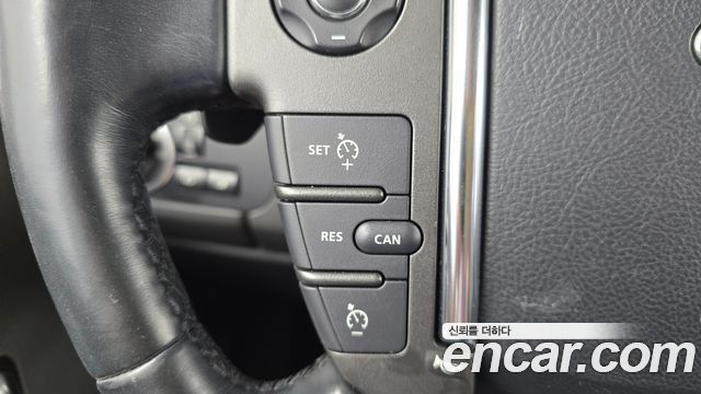 Land Rover Discovery 4 3.0 SDV6 SE 2016 — фото 16