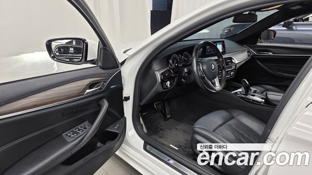 BMW 5 Series (G30) 530i xDrive M Sport Package Plus 2018 — фото 10