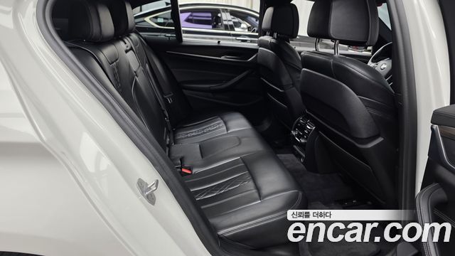 BMW 5 Series (G30) 530i xDrive M Sport Package Plus 2018 — фото 11