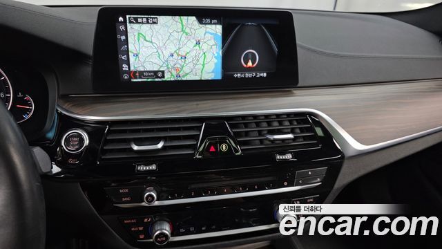 BMW 5 Series (G30) 530i xDrive M Sport Package Plus 2018 — фото 13