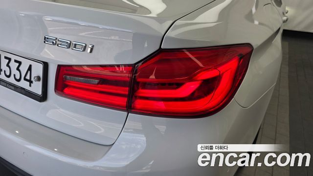 BMW 5 Series (G30) 530i xDrive M Sport Package Plus 2018 — фото 23
