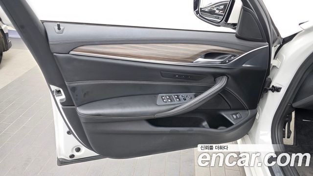 BMW 5 Series (G30) 530i xDrive M Sport Package Plus 2018 — фото 24