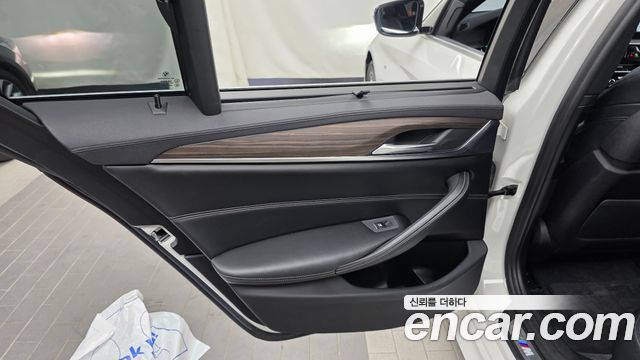 BMW 5 Series (G30) 530i xDrive M Sport Package Plus 2018 — фото 25