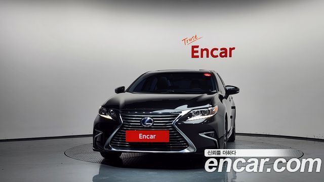 Lexus ES300h Supreme XV60 2017 — фото 3