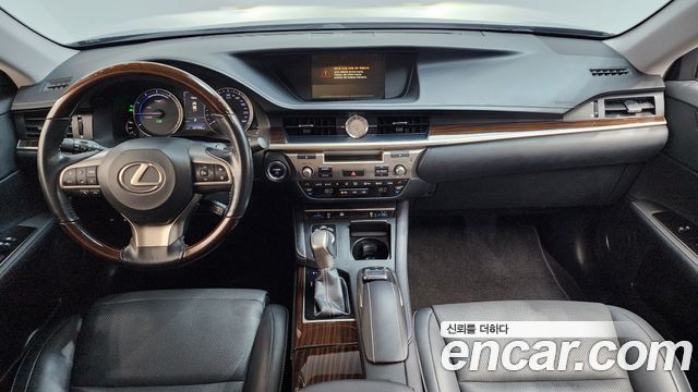 Lexus ES300h Supreme XV60 2017 — фото 7