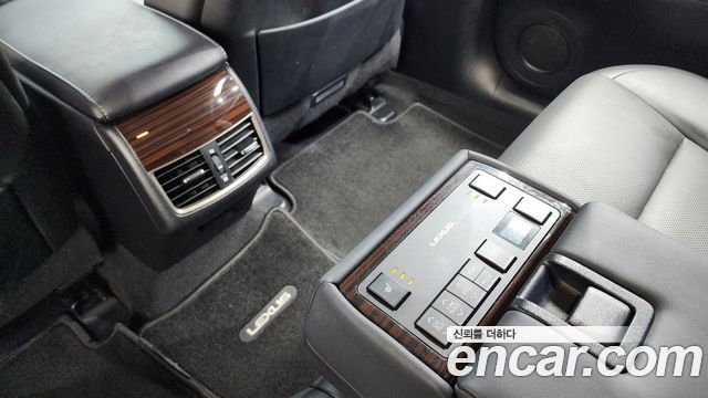 Lexus ES300h Supreme XV60 2017 — фото 20