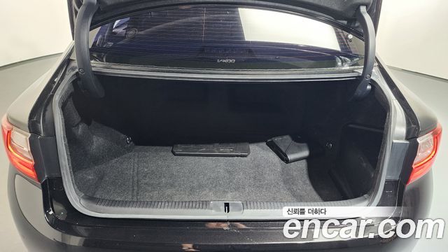 Lexus ES300h Supreme XV60 2017 — фото 24