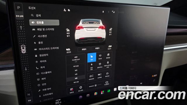 Tesla Model X AWD 2023 — фото 19