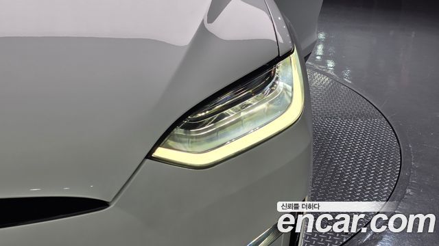 Tesla Model X AWD 2023 — фото 22