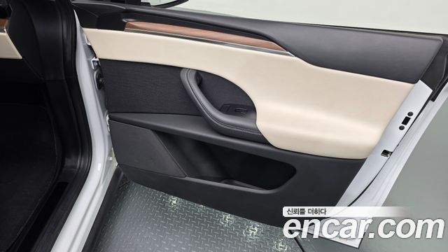Tesla Model X AWD 2023 — фото 25