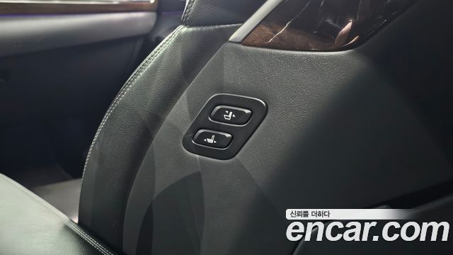 Genesis EQ900 3.8 GDI AWD Premium Luxury 2018 — фото 28