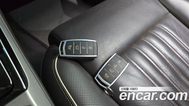 Genesis EQ900 5.0 GDI AWD Limousine Prestige 2016 — фото 15