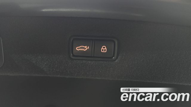 Genesis EQ900 5.0 GDI AWD Limousine Prestige 2016 — фото 18