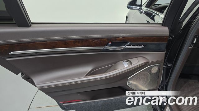 Genesis EQ900 5.0 GDI AWD Limousine Prestige 2016 — фото 25