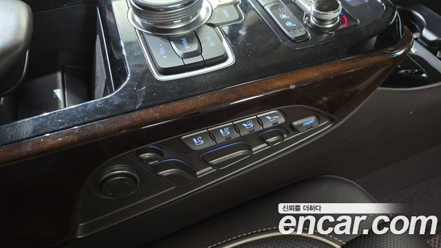 Genesis EQ900 5.0 GDI AWD Limousine Prestige 2016 — фото 32