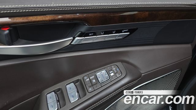 Genesis EQ900 5.0 GDI AWD Limousine Prestige 2016 — фото 34