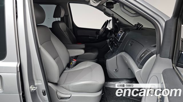 Hyundai Grand Starex Van 5-Seater Smart 2020 — фото 15