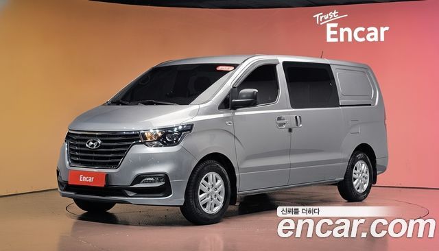 Hyundai Grand Starex Van 5-Seater Smart 2020 — фото 1
