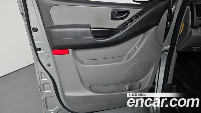 Hyundai Grand Starex Van 5-Seater Smart 2020 — фото 31