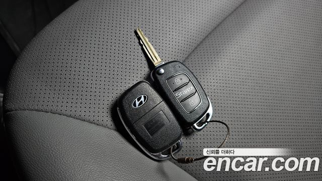 Hyundai Grand Starex Van 5-Seater Smart 2020 — фото 33