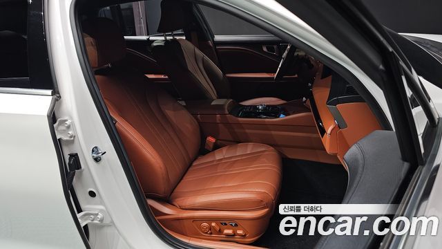 Kia K8 2.5 Gasoline 2WD Noblesse 2026 — фото 32