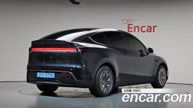 Tesla Model Y L Long Range AWD 2026 — фото 2