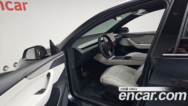 Tesla Model Y L Long Range AWD 2026 — фото 10