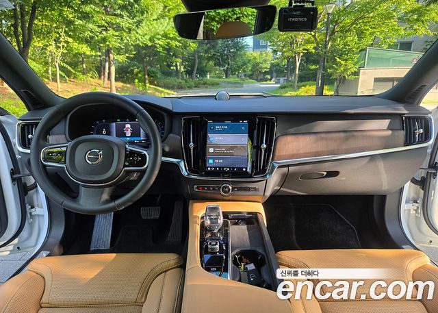 Volvo S90 B5 Ultimate Bright 2023 — фото 9