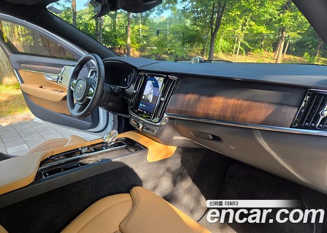 Volvo S90 B5 Ultimate Bright 2023 — фото 15